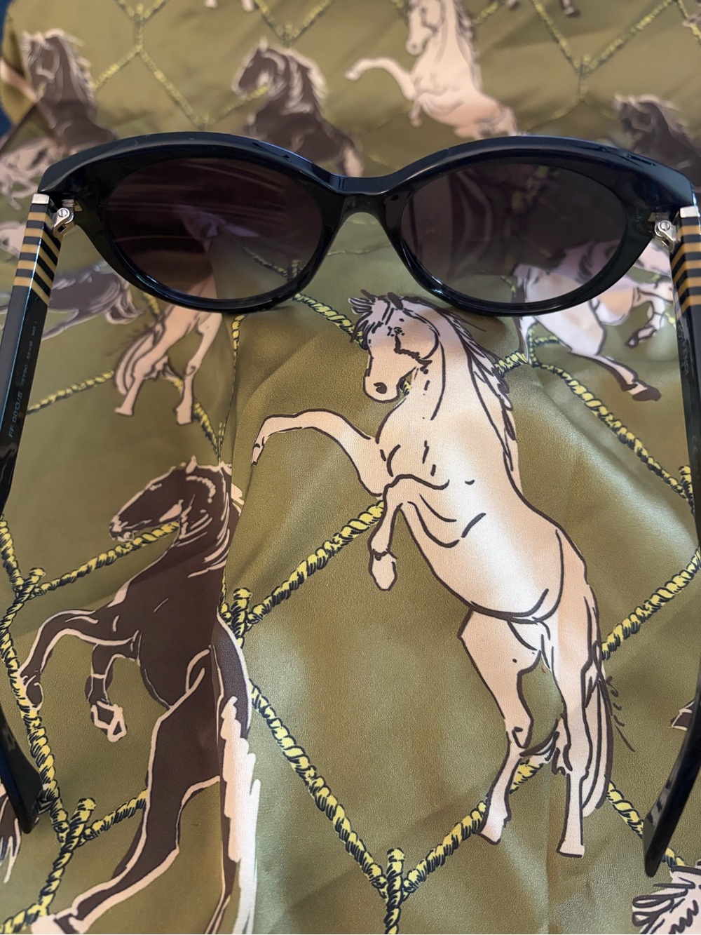 Fendi Black Cat-Eye Sunglasses with Gradient Brown Lenses - Picture 2 of 6
